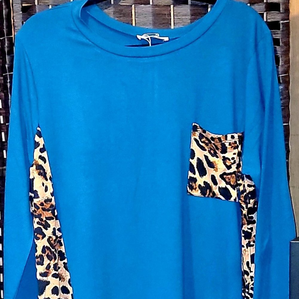 Teal Plus Contrast Side Panel Leopard Print Pocket Top